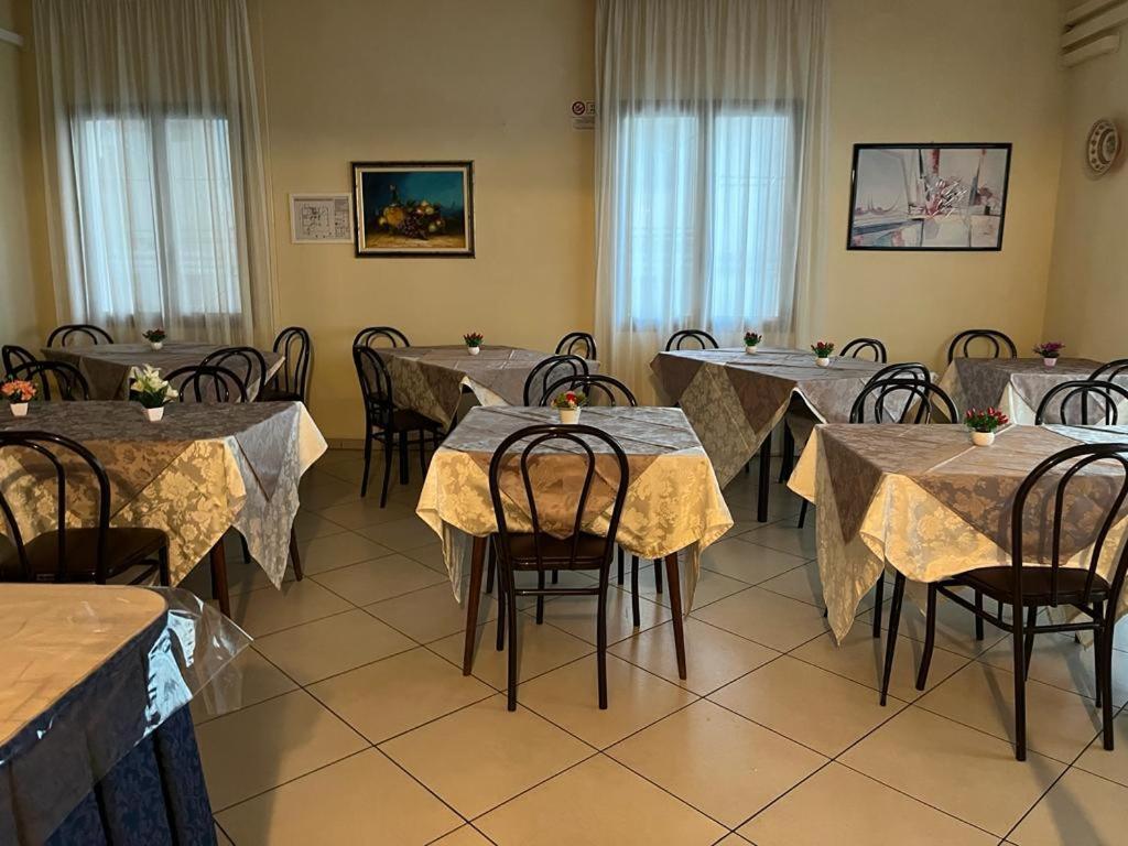 Hotel Vienna Rivazzurra Rimini Exteriér fotografie