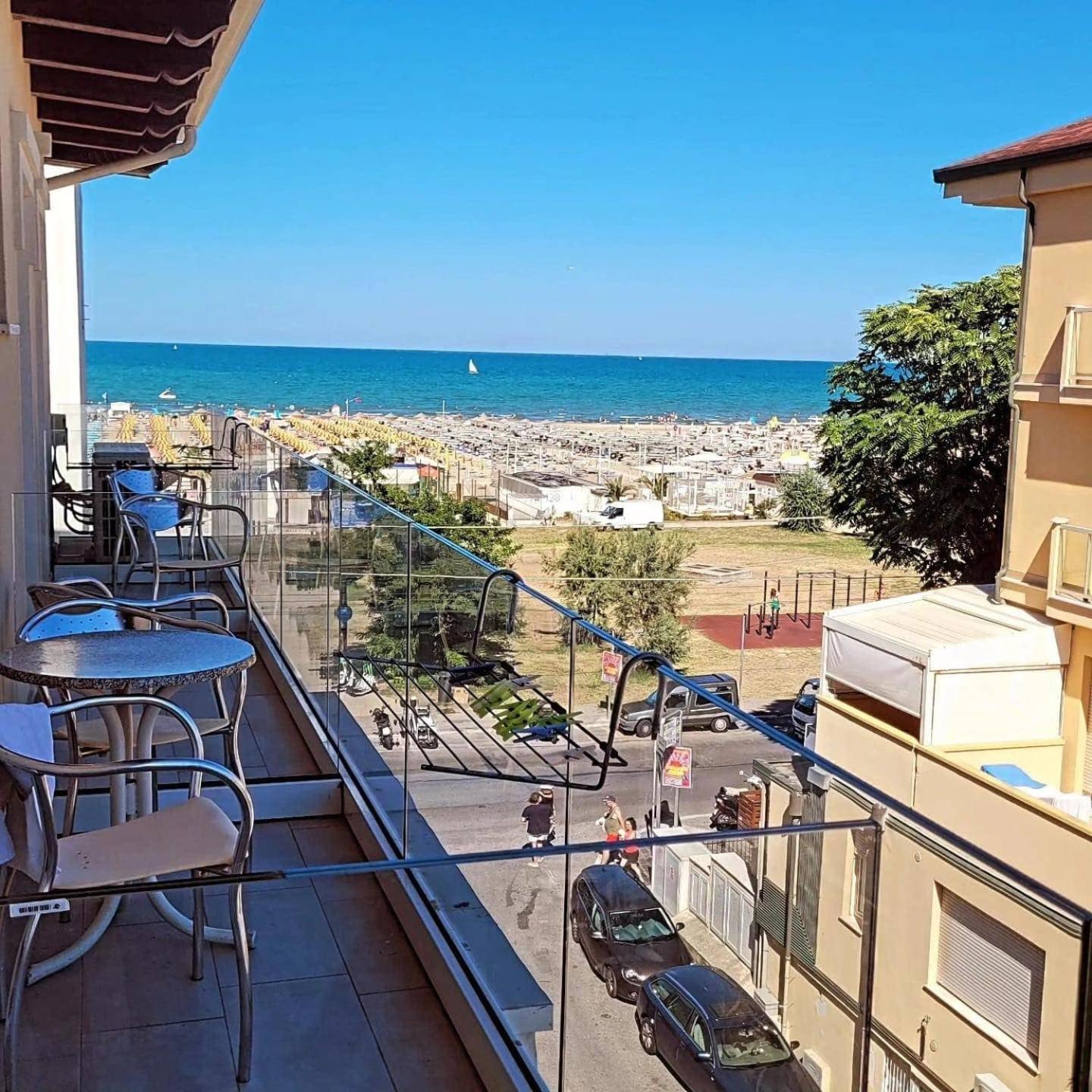 Hotel Vienna Rivazzurra Rimini Exteriér fotografie
