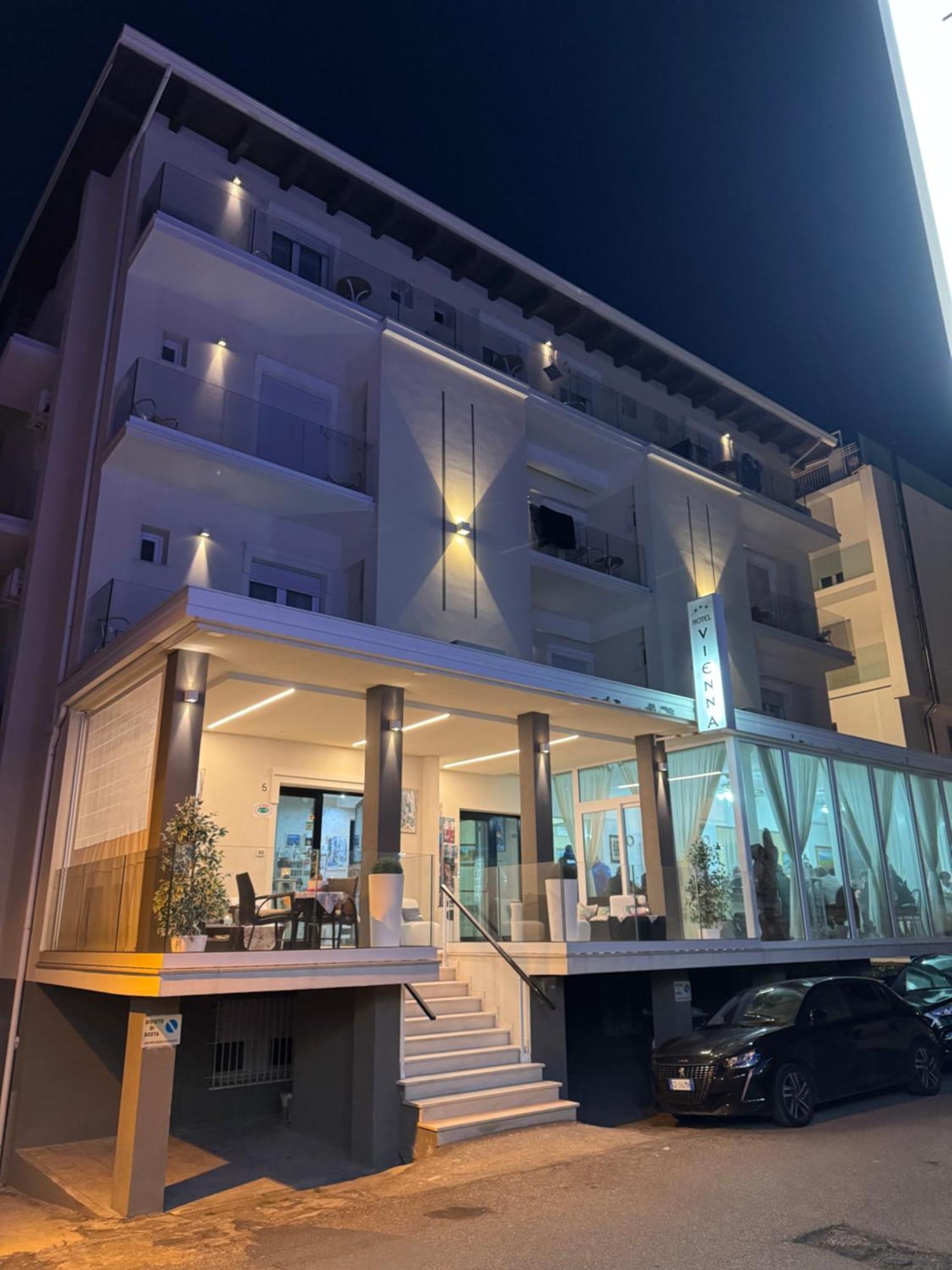 Hotel Vienna Rivazzurra Rimini Exteriér fotografie
